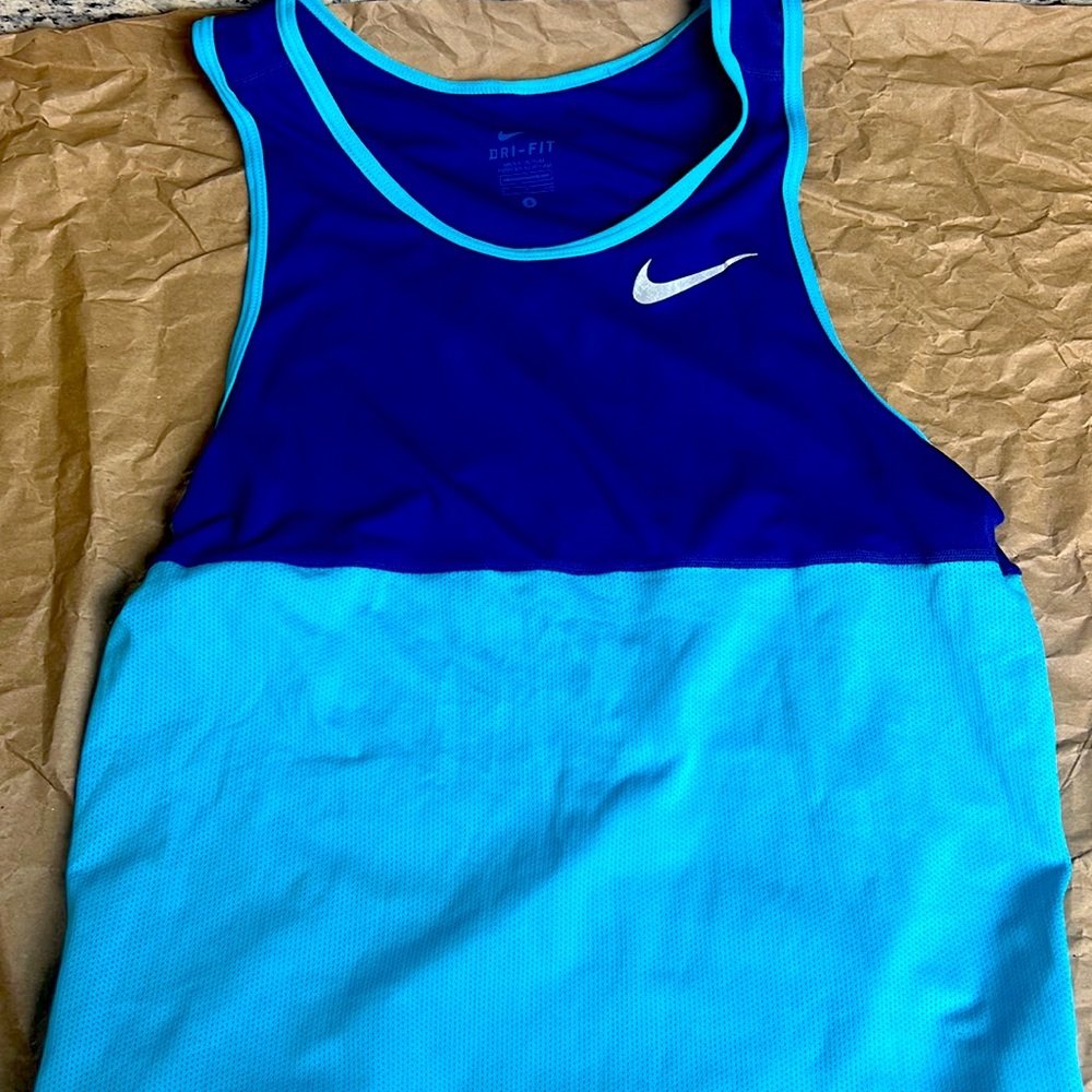 Nike running tank top Sz medium men’s blue/purple